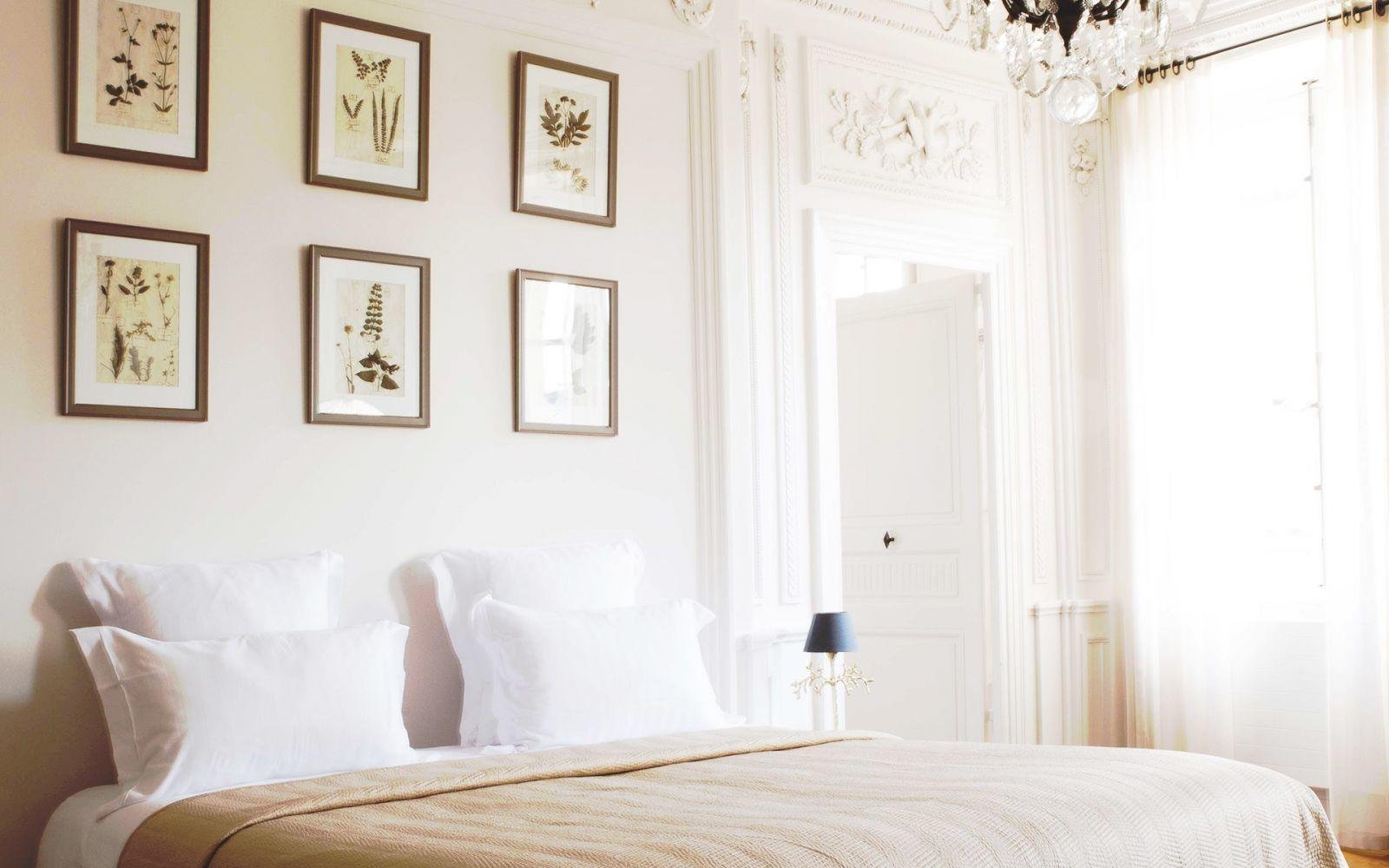 Hôtel de la Villeon | La Villeon suite | bed